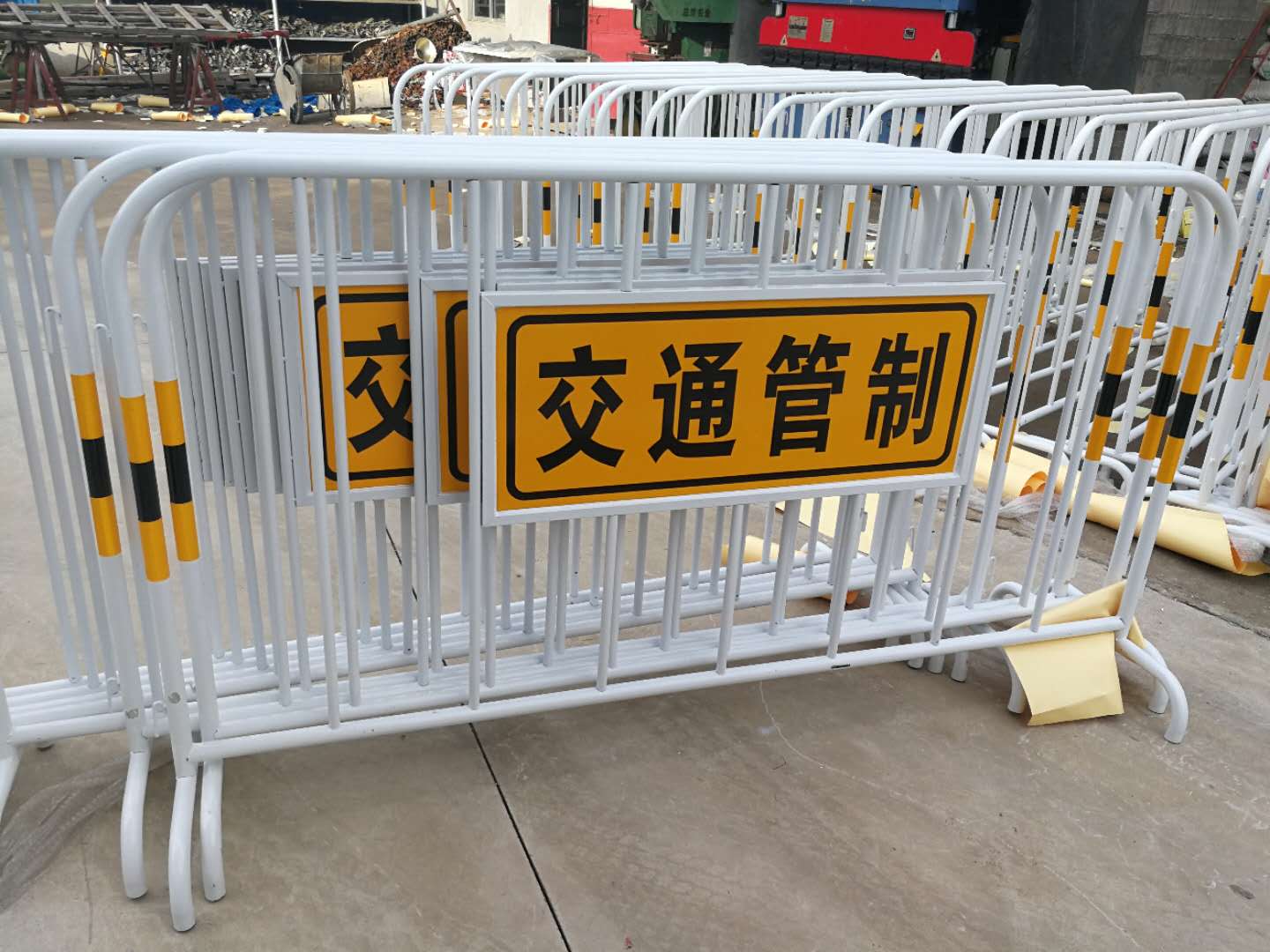 交警支隊(duì)安?；顒?dòng)護(hù)欄